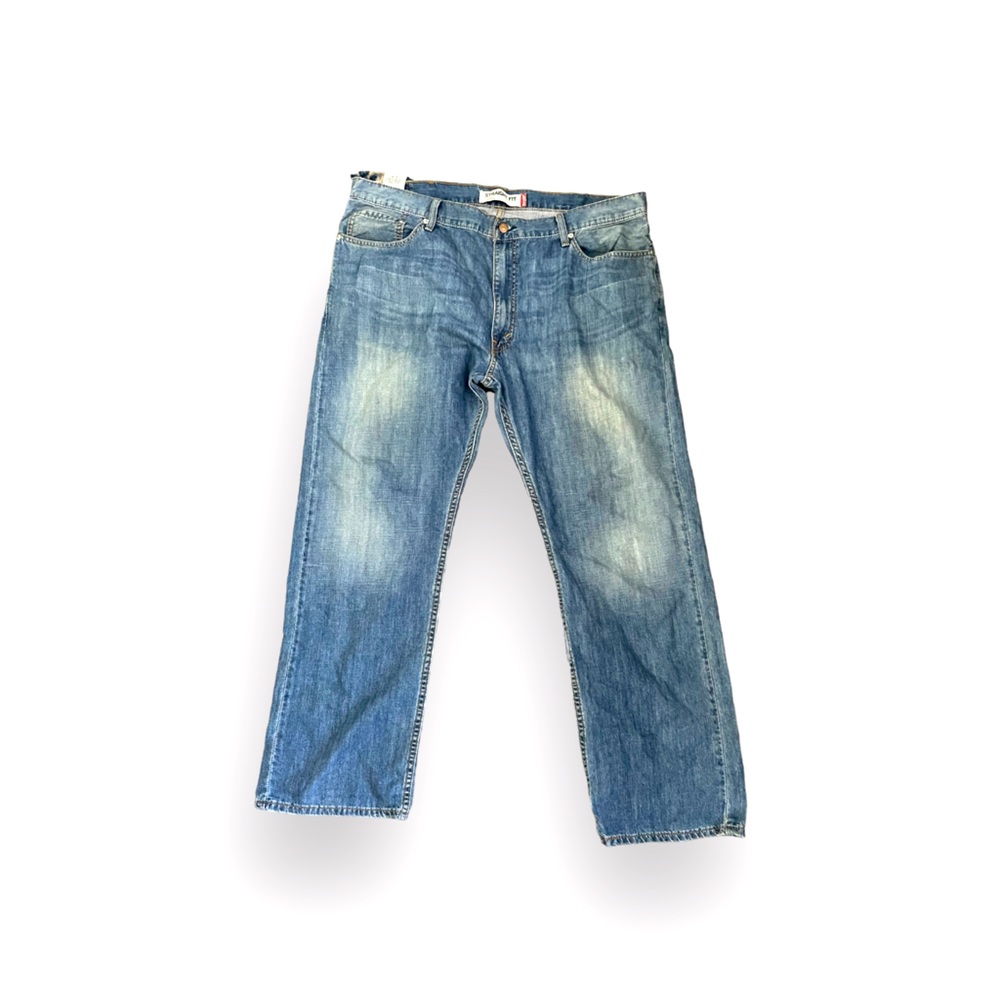 Men’s 505 straight leg Levi jeans.  Size 40/30 NWOT!
